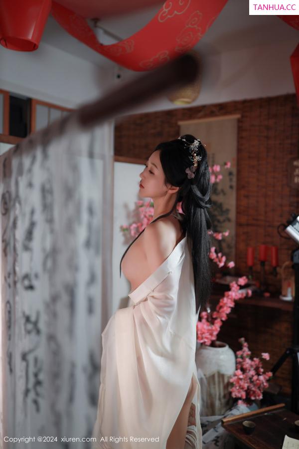 唐安琪  [XiuRen]高清写真图 2024.07.22 No.8898 唐安琪 丝袜美腿第55张图片